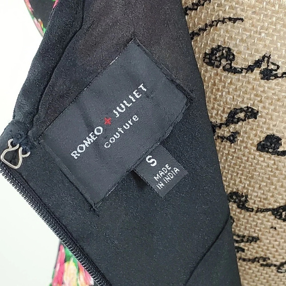 ROMEO And JULIET COUTURE Women's Floral Jumpsuit Lightweight Size Small - Picture 10 of 16